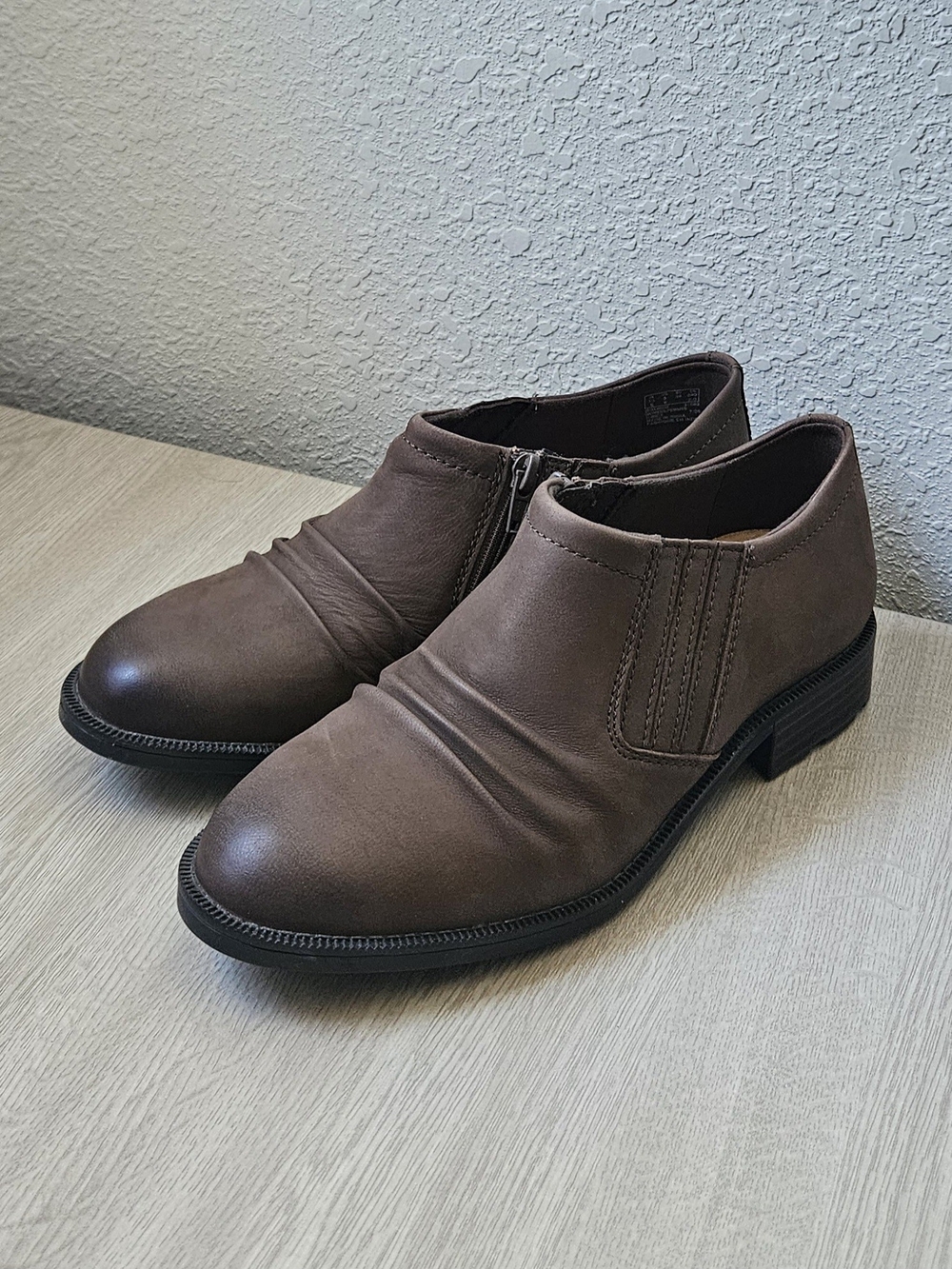 Clarks Collection Adalyn Ezra 8W Wide Mushroom Brown Nubuck Leather Ankle Shoes